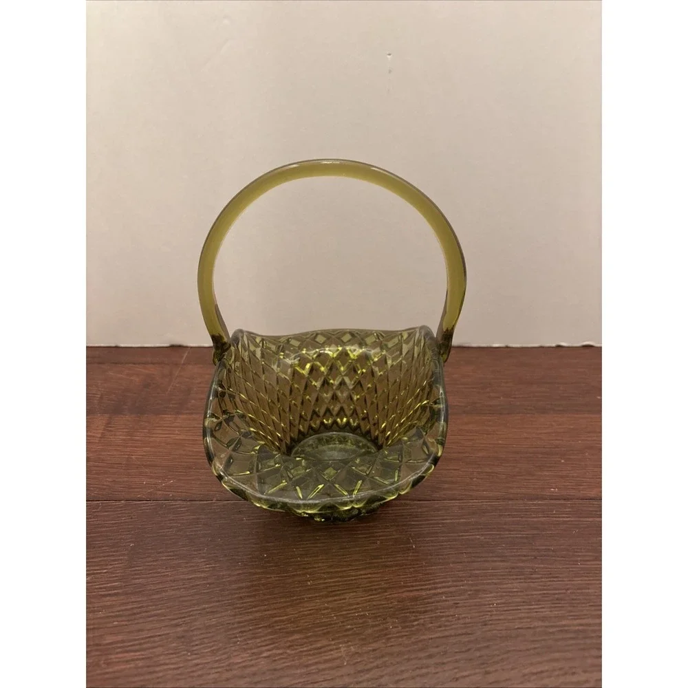 Vintage Viking Green Glass Basket Diamond‎ Cut Handle Scalloped Base Easter Plus